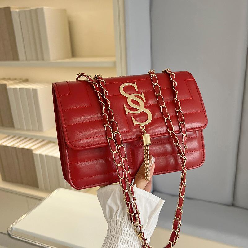 

Маленькая квадратная сумка на цепочке с бриллиантами высокого класса женская 2025 новая популярная модная темпераментная сумка на плечо/кроссбоди красный