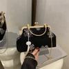 Vintage Handbag for Women, A Niche, Casual, Personalized, Simple and Fashionable Bag with A Crossbody Strap.