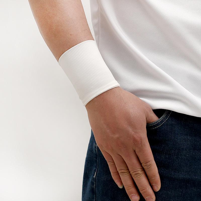 

Поддержка запястья из ледяного шелка: Унисекс летняя спортивная повязка для татуировок и шрамов One Size