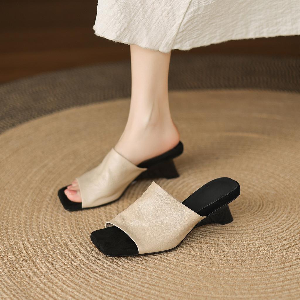 French soft one-word cool slippers for women to wear 2025 summer new fish mouth open-toed sandals