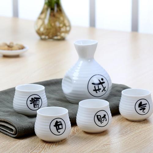 Japanese Style Sake Set Creative Ceramic Wine Set One Pot Four Cups Soju Bottle Cup for Restaurant Household Bar Accessories New