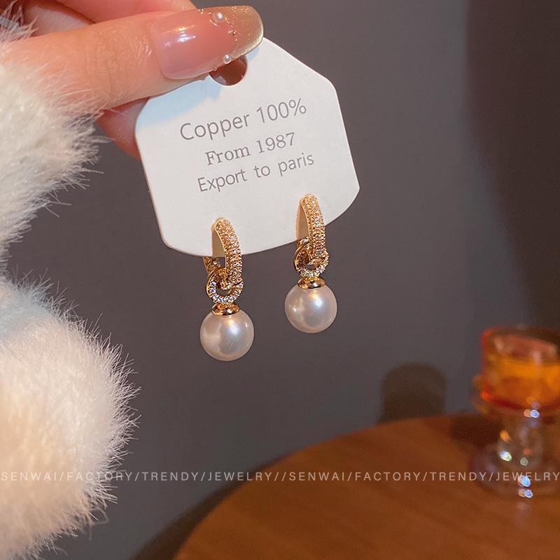 Hong Kong-style retro style slightly inlaid pearl ear rings women's light luxury popular earrings design earrings