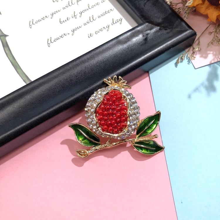 Beautiful Colorful Fruit Crystal Brooch Cartoon Fresh Grape Strawberry Radish Pin Silk Scarf Cardigan Accessories