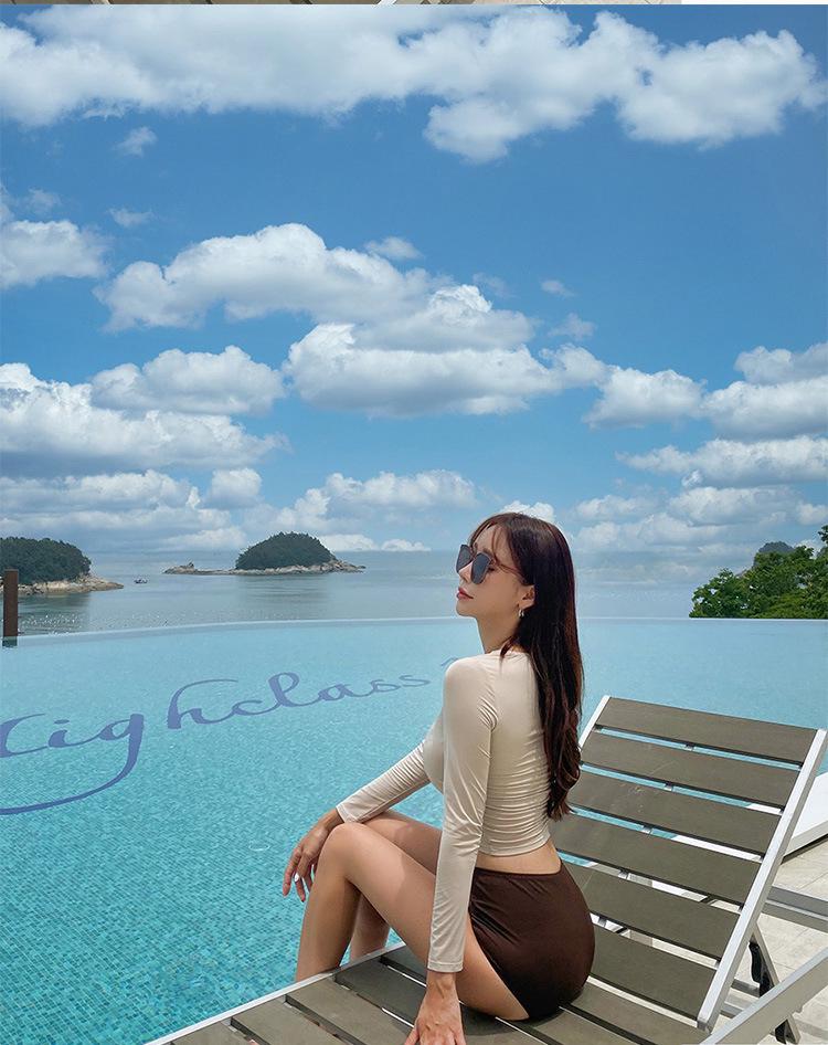 Dámský dvoudílný zeštíhlující plavkový set s vysokým pasem 2024