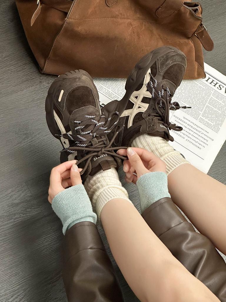 Läder höga skor dam plattform höjande höst nya mångsidiga skor jogging casual sportskor