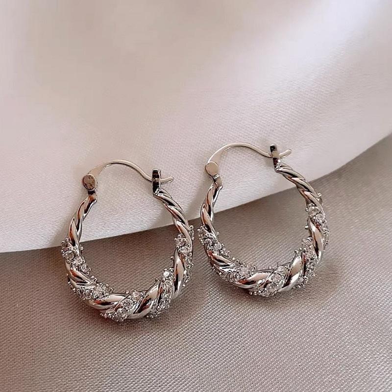 Korean High-end Winding Flash Diamond Earrings, Light Luxury Unique Personalized Stud Earrings Internet Celebrity Earrings