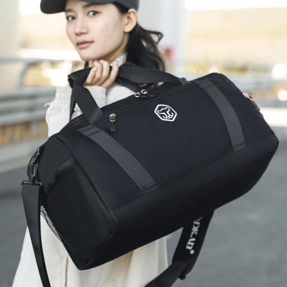 Unisex Crossbody Travel Bag: Sports & Fitness Dry/Wet Separation, Ideal for Business Trips & Storage.