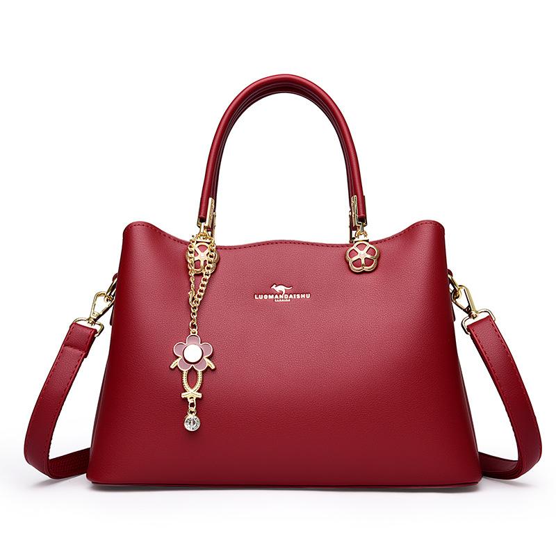 This Large-capacity Handbag Is A Stylish, Versatile and Niche Gift for Women