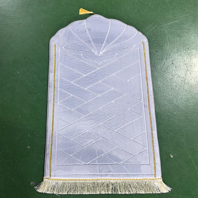 

Thickened Muslim Prayer Mat Portable Durable Embossed Flannel Tassel Prayer Mat Living Room Floor Mat Ramadan Prayer Mat Gift 65x110CM