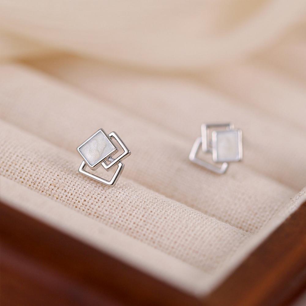 

Silver Color Geometric Square Stud Earrings for Women Stylish Minimalist Hypoallergenic Earrings Daily Wear Jewelry Occasions белый