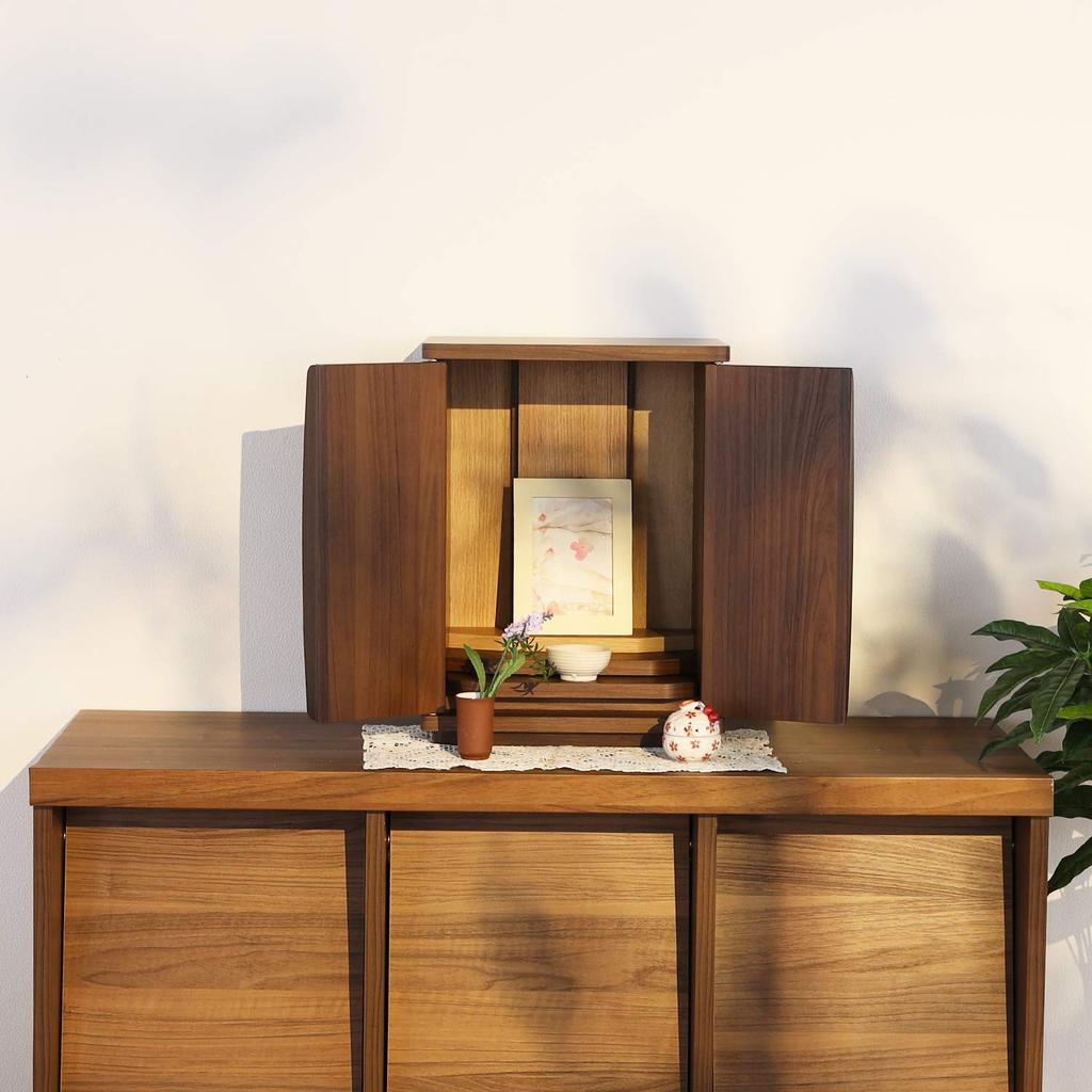 Shirai Sangyo Buddhist Altar, Modern Brown, Width 29.8cm, Height 39cm, Depth 26.1cm, YSR-4030DDK, Yasuragi