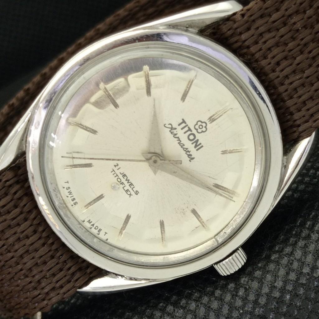 

Б/У TITONI AIRMASTER TITOFLEX ШВЕЙЦАРСКИЕ МУЖСКИЕ ЧАСЫ a313225-1 Артикул 599-a313225
