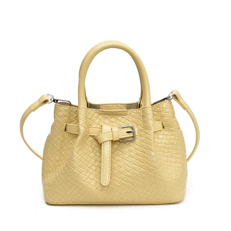 Advanced sense of foreign style small bag women's 2025 new summer versatile messenger bag exquisite super fire handbag bucket bag