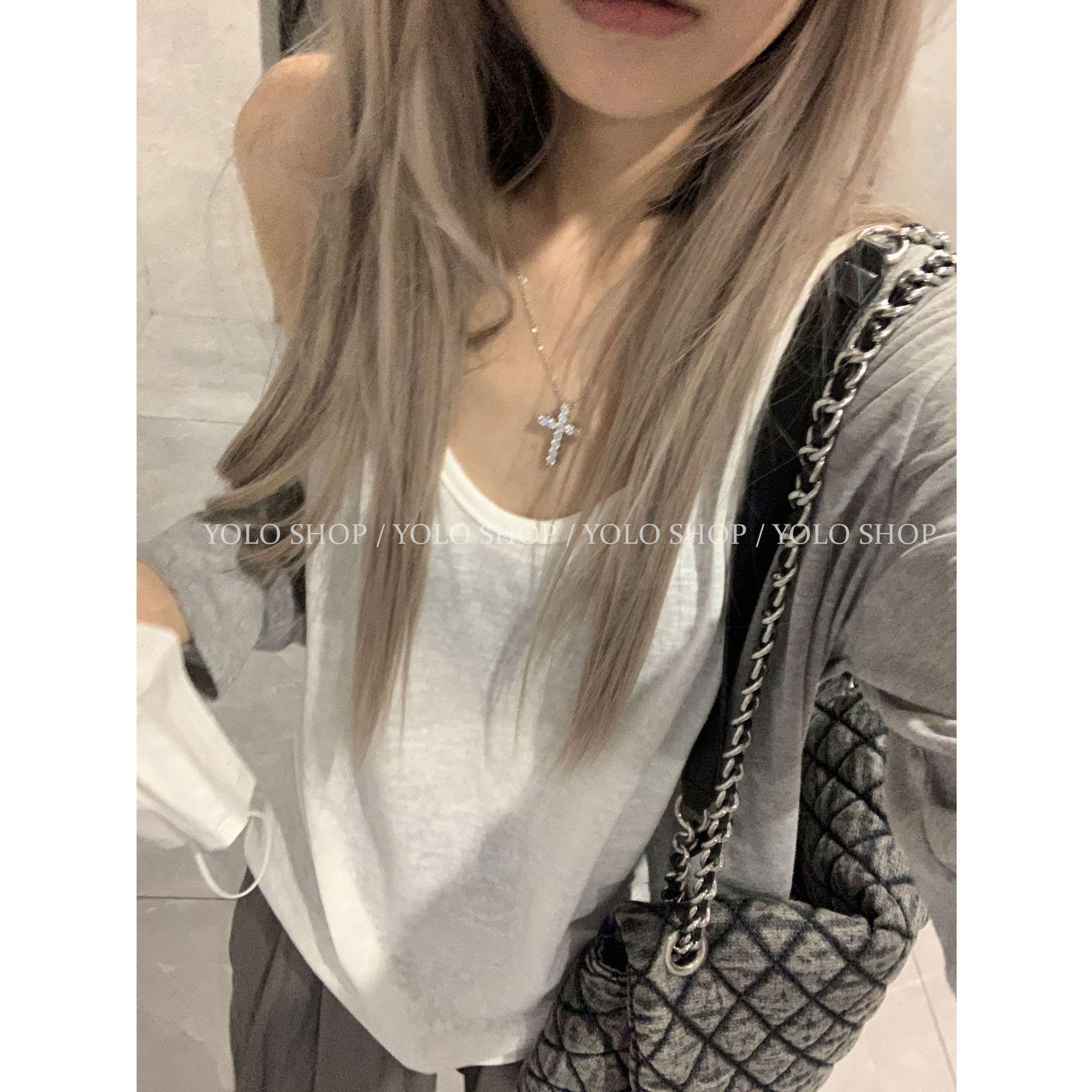

Discover YOLOSHOP s versatile loose-fitting tank top in three casual colors, perfect for effortless outerwear. One Size