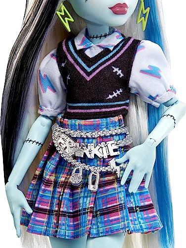 Monster High Panenka Frankie Stein s doplňky a mazlíčkem, kloubová módní panenka, černo-modře melírované vlasy, dětská hračka, od 3 let
