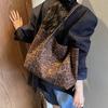 Casual Large-capacity Bag Women's 2025 New Commuter Versatile Shoulder Bag Popular Leopard Print Portable Tote Bucket Bag