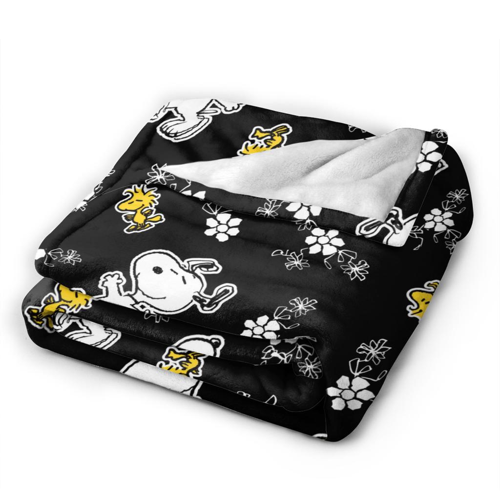 Snoopys & Woodstock Fun & Flowers Flannel Blanket Awesome Throw Blanket for Home Hotel Sofa 150*125cm Quilt,