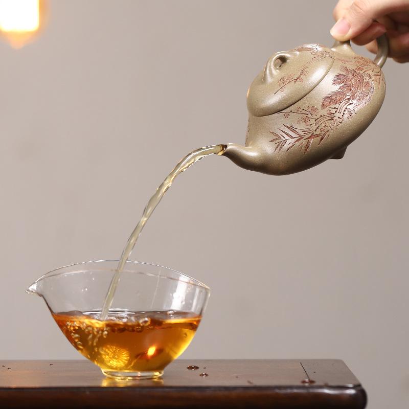 230ml Yixing Purple Clay Teapot Master Hand Carved Pine Tree Tea Pot Kettle Beauty Tea Infuser Chinese Handmade Zisha Tea Set