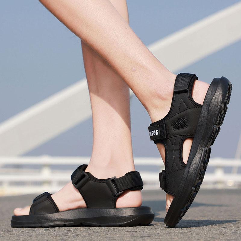 A Pair Of New Summer Men'S Casual Sandals, Men'S Wear-Resistant Sports Casual Shoes, Men'S Thick-Soled Cool Beach Shoes