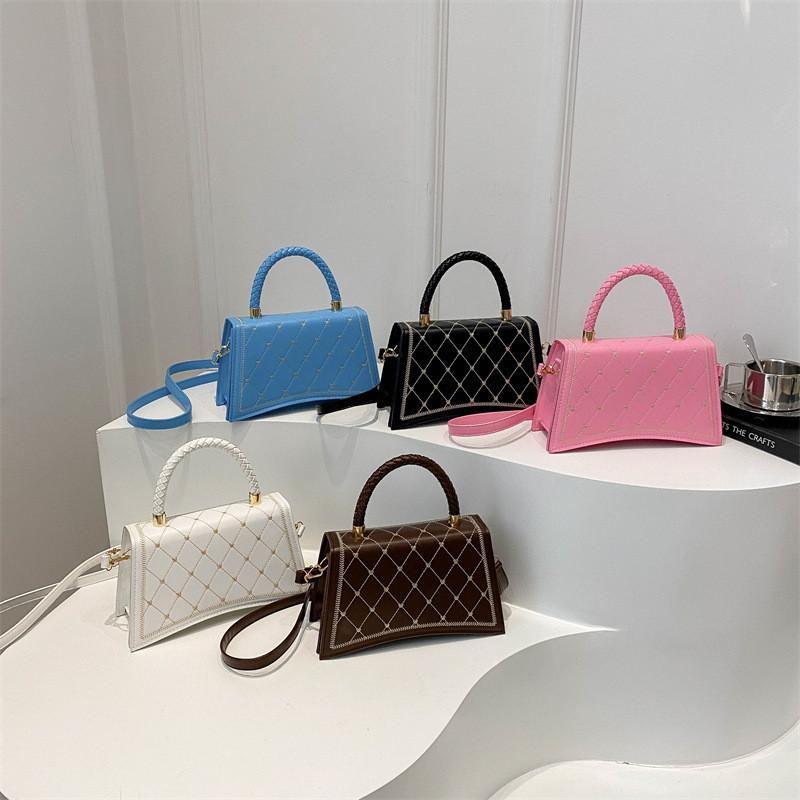 Sac à main élégant matelassé en PU pour femmes, dans des couleurs tendance pour les tendances Automne Hiver