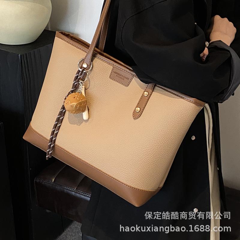 Premium Commuter Large-capacity Bag 2025 New Women's Bag Fashionable Versatile Shoulder Bag Autumn and Winter Popular Tote Bag