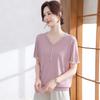 2026 Stilvolles kurzärmeliges T-Shirt aus Eis-Seide für Mütter - Sommermode für Frauen mittleren und höheren Alters, Perfekt für den Muttertag.