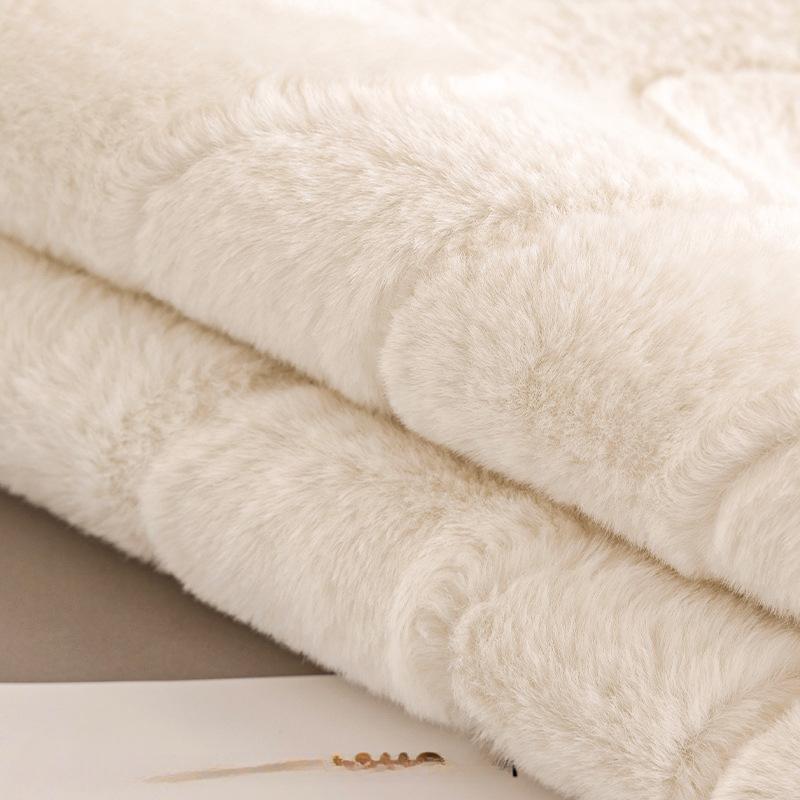 New French Cream Style Sofa Cushion Autumn and Winter Plush Cushion Non-Slip 2024 New Sofa Cover Winter Cover Cloth