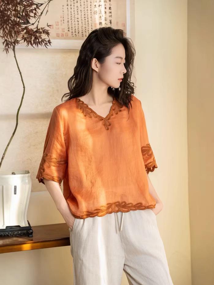Retro Artistic Linen Embroidered V-Neck Women's Five-Sleeve Pullover - 2026 Spring Collection
