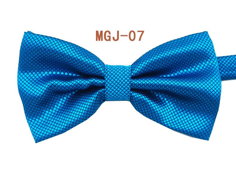 Pajarita de Doble Capa Negra Lisa para Hombre - Cuadrícula Cubo Británica, 27 Colores Disponibles para Eventos Formales y Bodas.