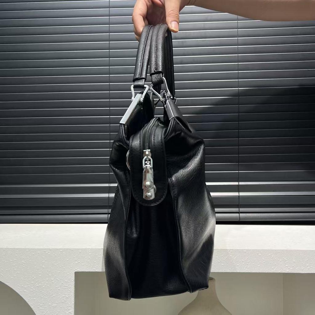 Ladies' Fashionable Retro Soft Leather Tote Bag with Large Capacity, Fashionable and Niche Single Shoulder Handbag