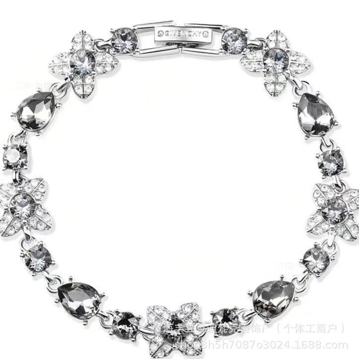 Ji's High-Quality Four-Leaf Clover Diamond Bracelet for Women – Super Shiny Crystal, Luxurious and Elegant Hand Jewelry