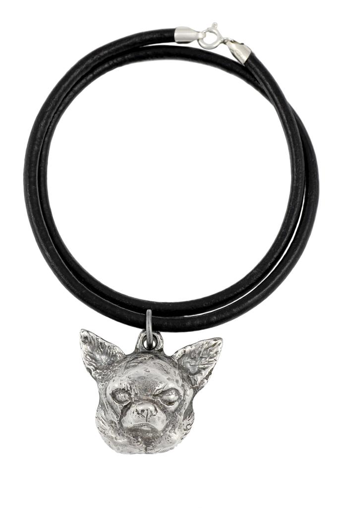 Chihuahua Kurzhaar, Chihuahua Glatthaar - Hundekette in Geschenkbox, versilbertes Medaillon für Hundefans, auffälliger Anhänger der Marke Art-Dog