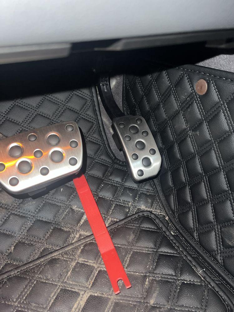 Podložky pedálů (soubor) pro Lexus LX570 / 450d