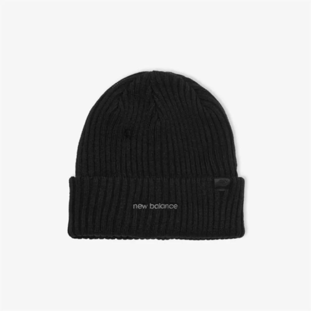 

New Balance Beanie B1 NBGDFF1305 19 25 64 85 1.NBGDFF1305 19