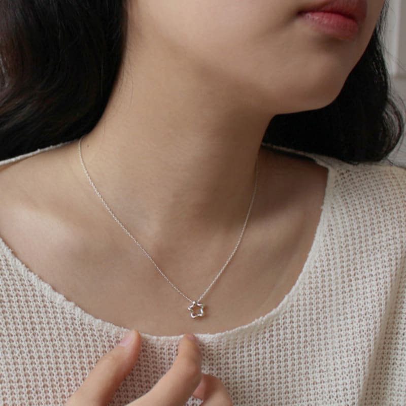 Overcozy Twirly Star Necklace