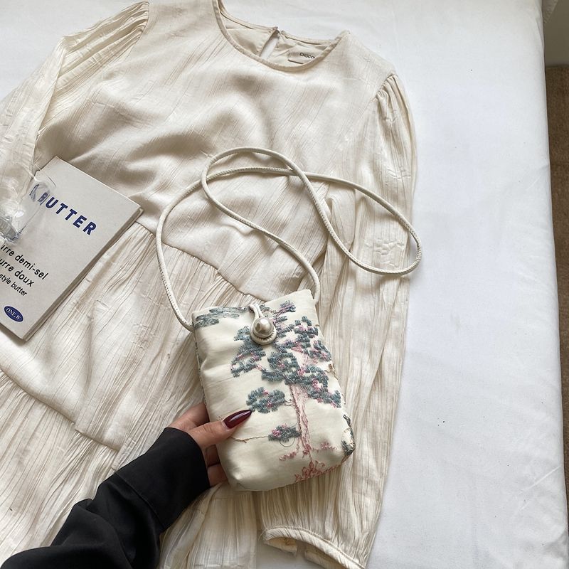 

Summer Summer New Chinese Style National Style Mini Bag Women s 2025 New Arrival Super Popular Embroider Lightweight Crossbody Phone Bag White