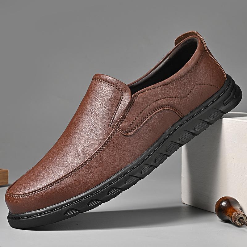 

2024 autumn new foreign trade hot-selling men s leather hand-sewn outdoor leisure lazy one-pedal Doudou shoes 46 коричневий