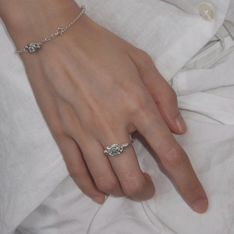 Exclusive Design Stacked Zirconia Minimalist Style Ring for Women, Light Luxury, Fashionable, Versatile, Elegant and Sophisticated. J7378
