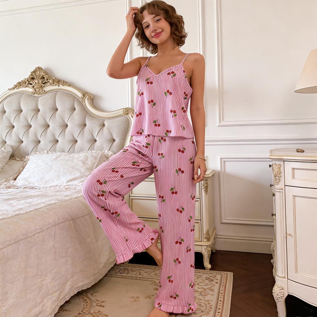 Ensemble de nuit pour la maison à rayures et cerises avec sangle