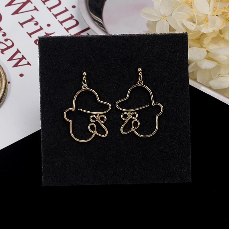 Exaggerated European & American Face Stud Earrings: Fashionable, Versatile, Cold Style Design