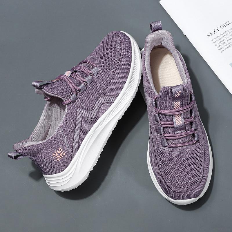 

Autumn and winter Beijing old cloth shoes soft-soled shoes sports shoes with velvet grandma 35
