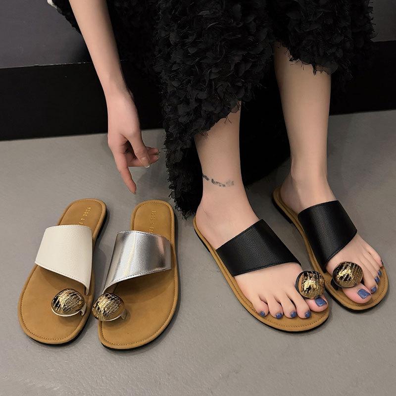 Flat sole comfortable strap sandals Women's summer wear the new Korean fashion metal buckle slipper slippers in 2025