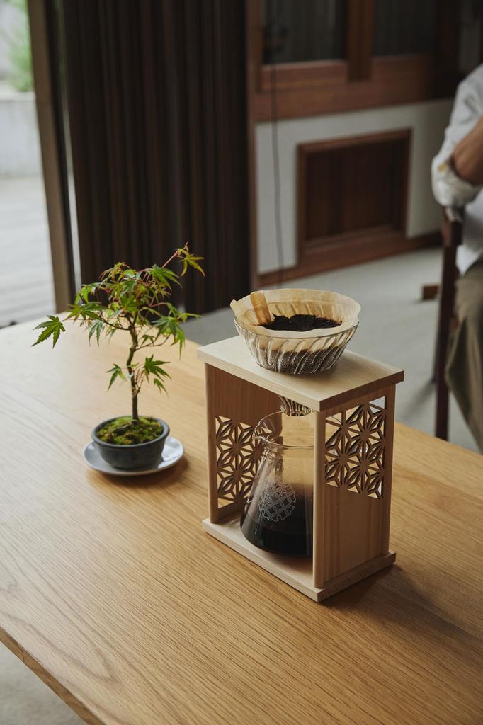 Hario Drip Stand Hemp Leaf Natural 600mL V60 40 Sheets of Serves People Set, Design, Black, Capacity, Dripper, Server, Paper, 1-4 (Natural)