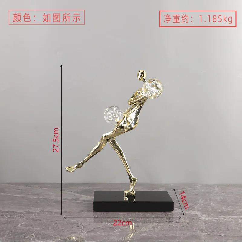 Metallhandwerk Goldener Mann Tanzen Kristallkugel Akrobatische Figur Skulptur Frau Statue Heimdekorationszubehör