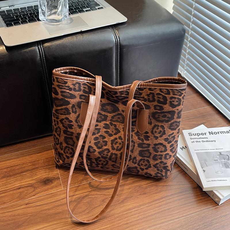 2026 New Women Leopard Print Tote Bag Premium Large Capacity Vintage Shoulder Handbag Commute Bag