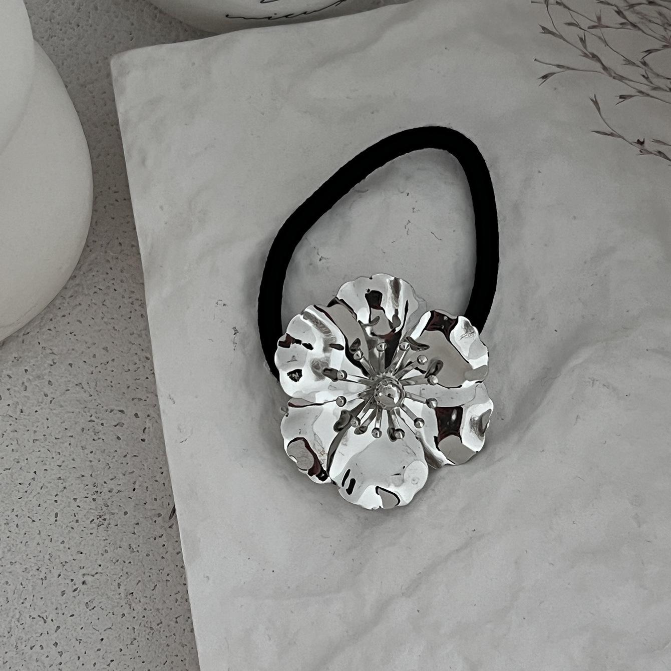 

Нишевый универсальный цветочный головной убор 2025 года, новая высококачественная повязка для волос, хит продаж, литая веревка для волос