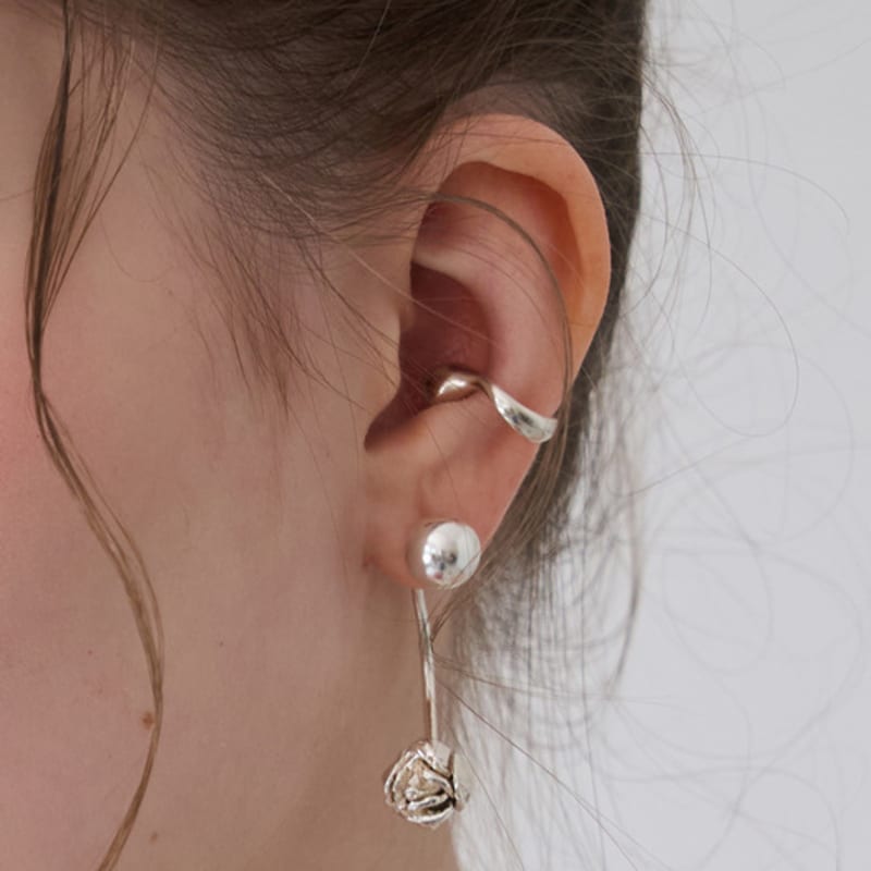 STILL INSTANT Rose with Dew - Earcuff 03