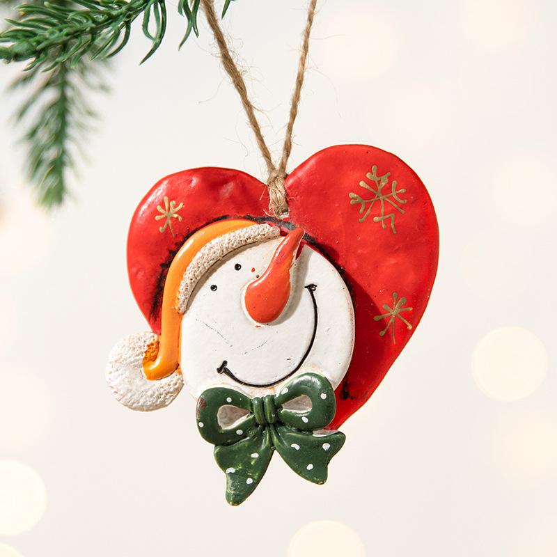 New Christmas Painted Resin Santa Claus Heart Pendant Retro Style Christmas Tree Imitation Ceramic Decoration navidad 2025