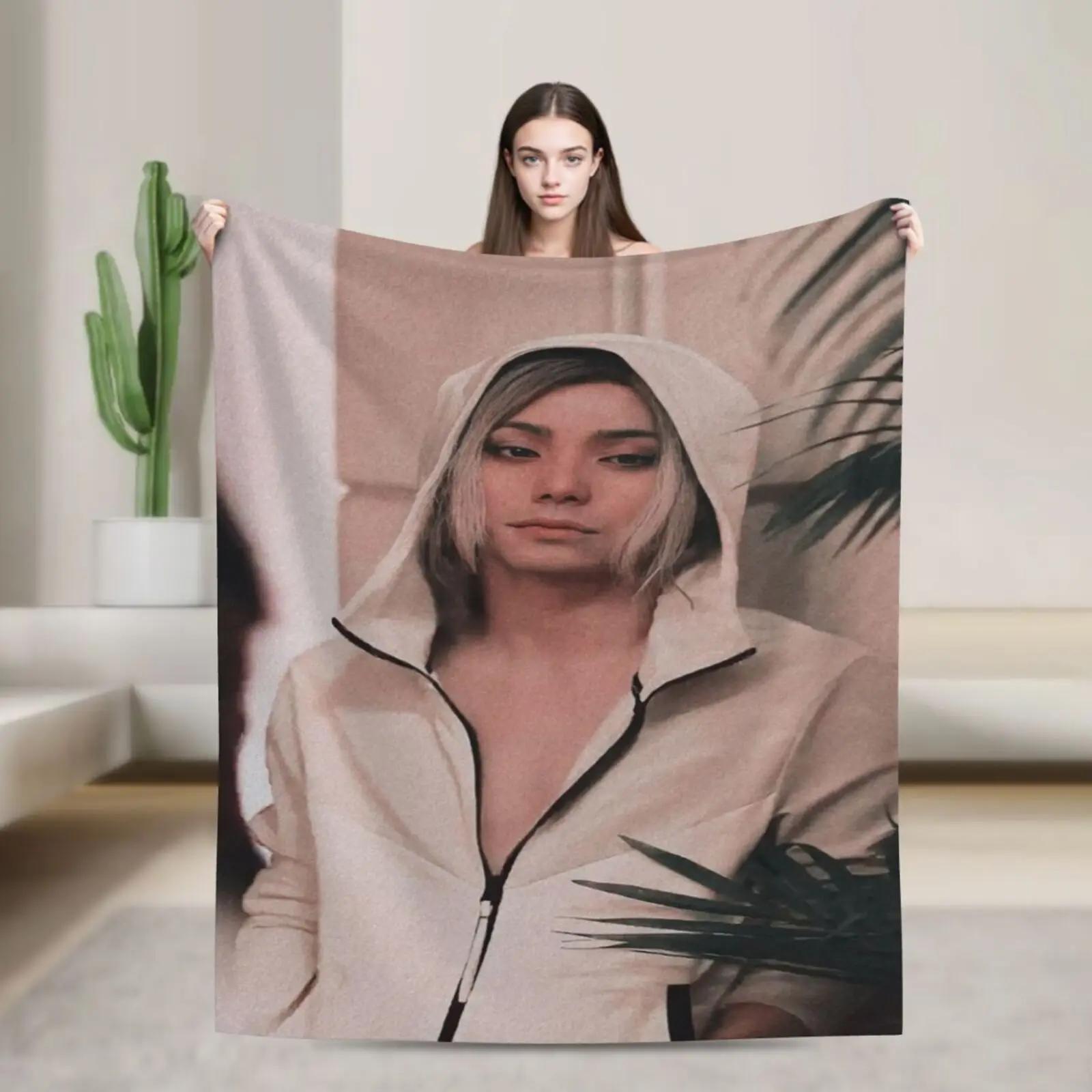 Chishiya Super-Soft Flannel Blanket,Alice In Borderland Lightweight Throw Blanket For Living Room,Gifts for Girls,Friends,Fans 70x100cm