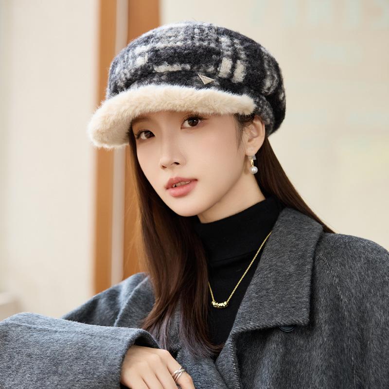 Lamb Fleece Plaid Octagonal Hat Women's Autumn and Winter Beret Casual Warm Windproof Hat Women's Winter Knitted Wool Hat Outdoor Travel Windproof Hat